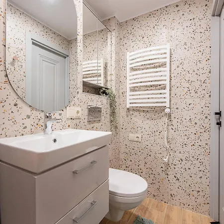 Cozy Flat In Antakalnis * 维尔纽斯